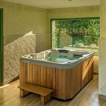 Páskom Pensión Lajoskomárom