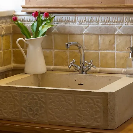 Páskom Lajoskomárom