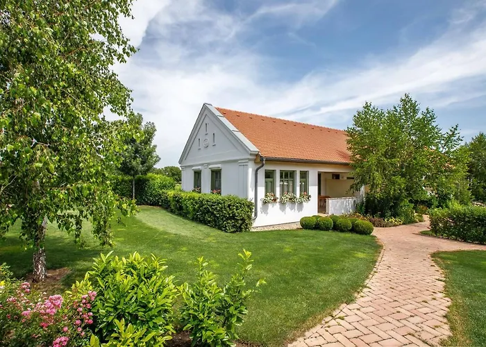 Páskom Pensión Lajoskomárom